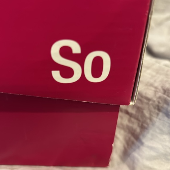 Boots Women’s Size 6 New in Box Color Brown Snake Pattern Memory Foam - Picture 6 of 7